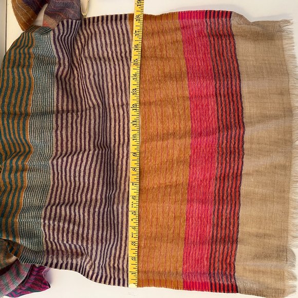 Multi-colored striped scarf - Picture 6 of 6